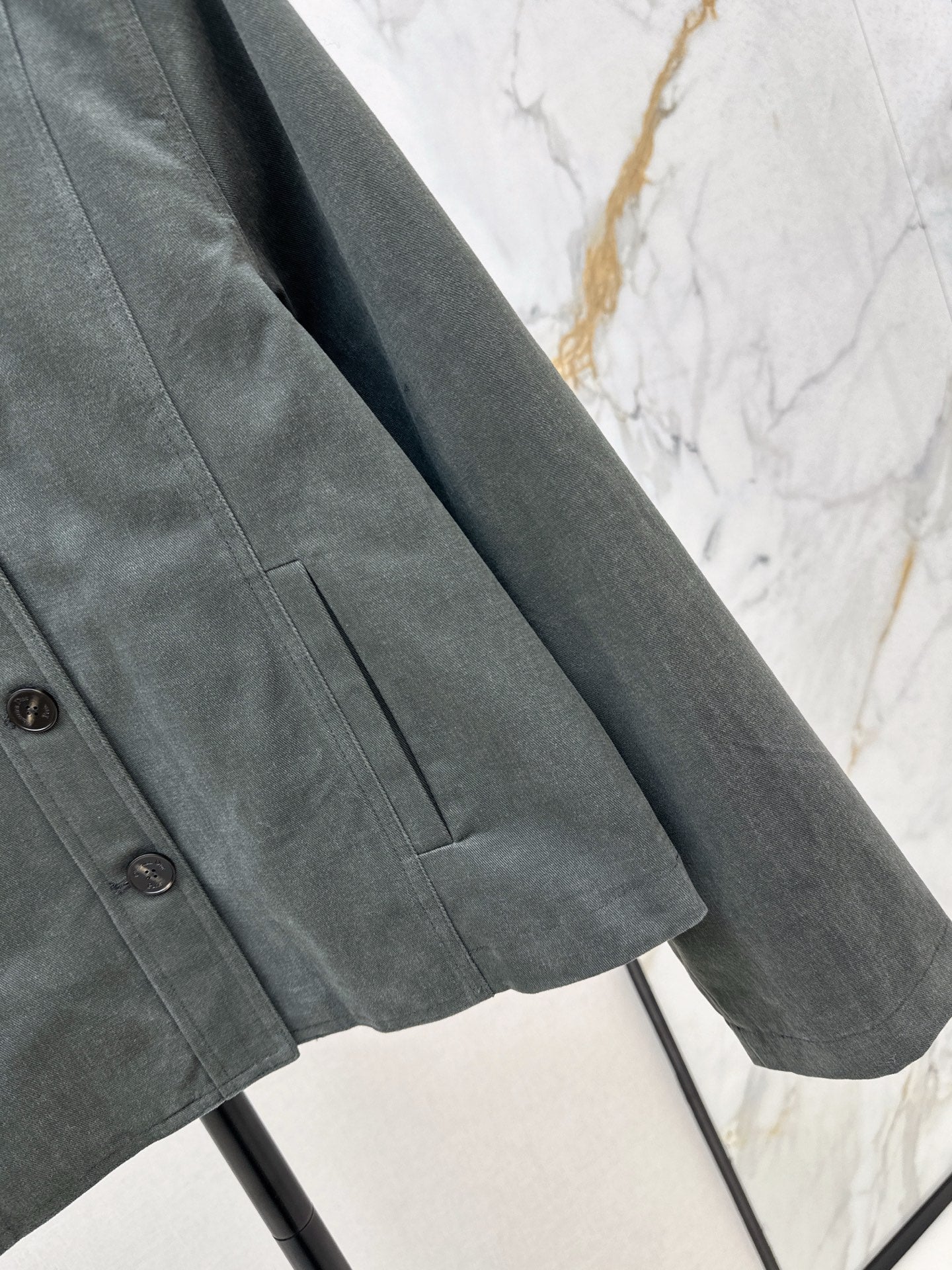 CD NEW bee embroidered jacket