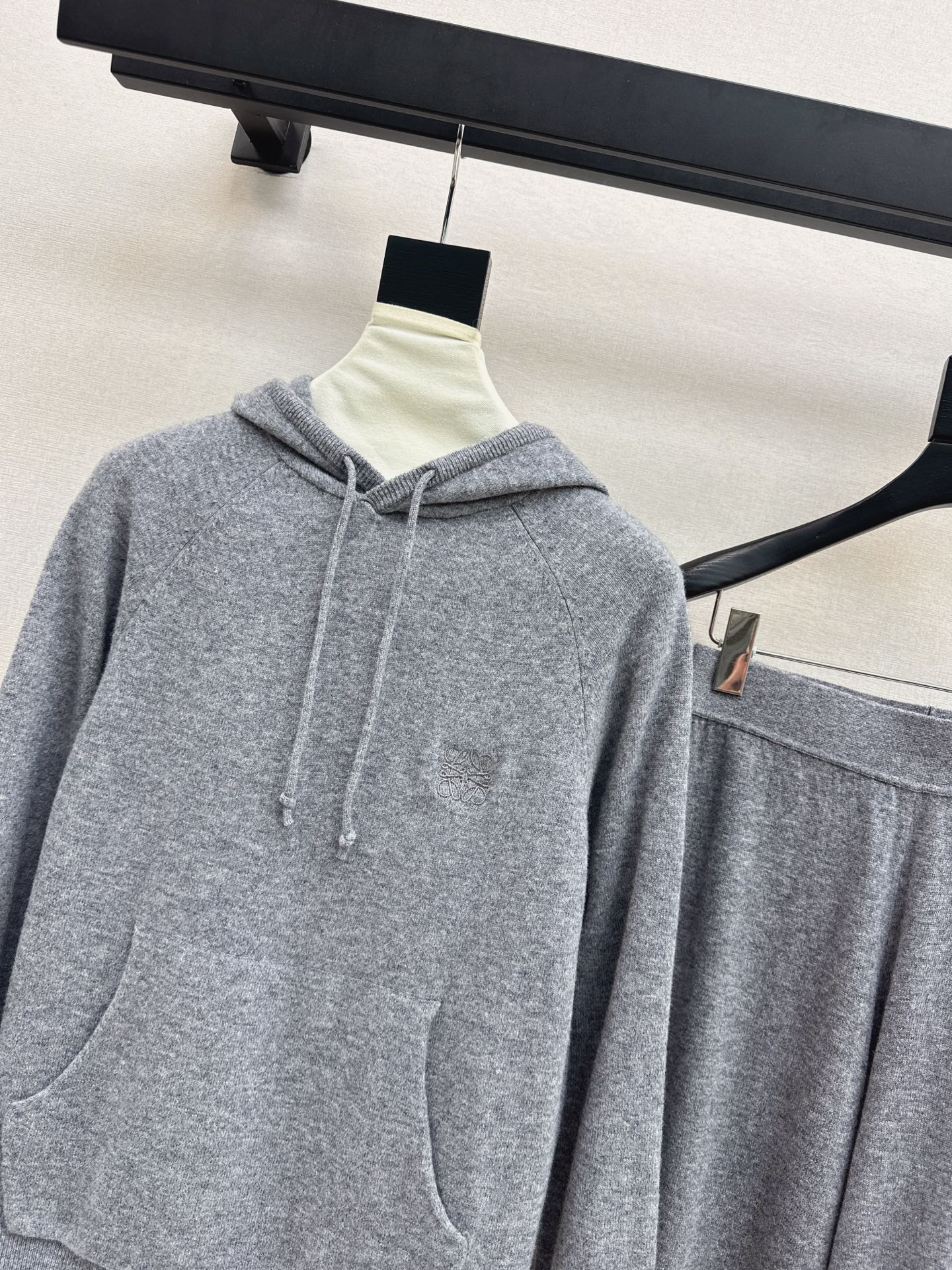 Loe NEW knitted suit