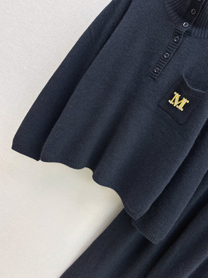 Max NEW knitted suit