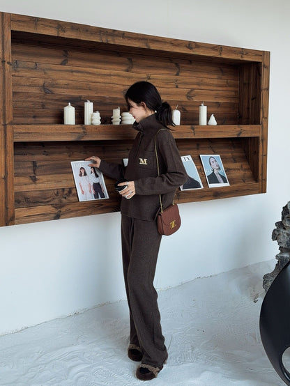 Max NEW knitted suit