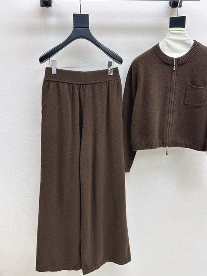 Loro NEW knitted suit