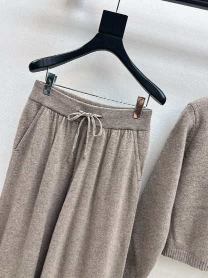 Loro NEW knitted suit