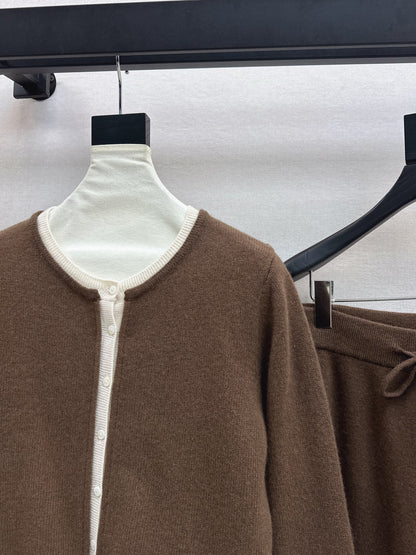 Loro NEW knitted suit