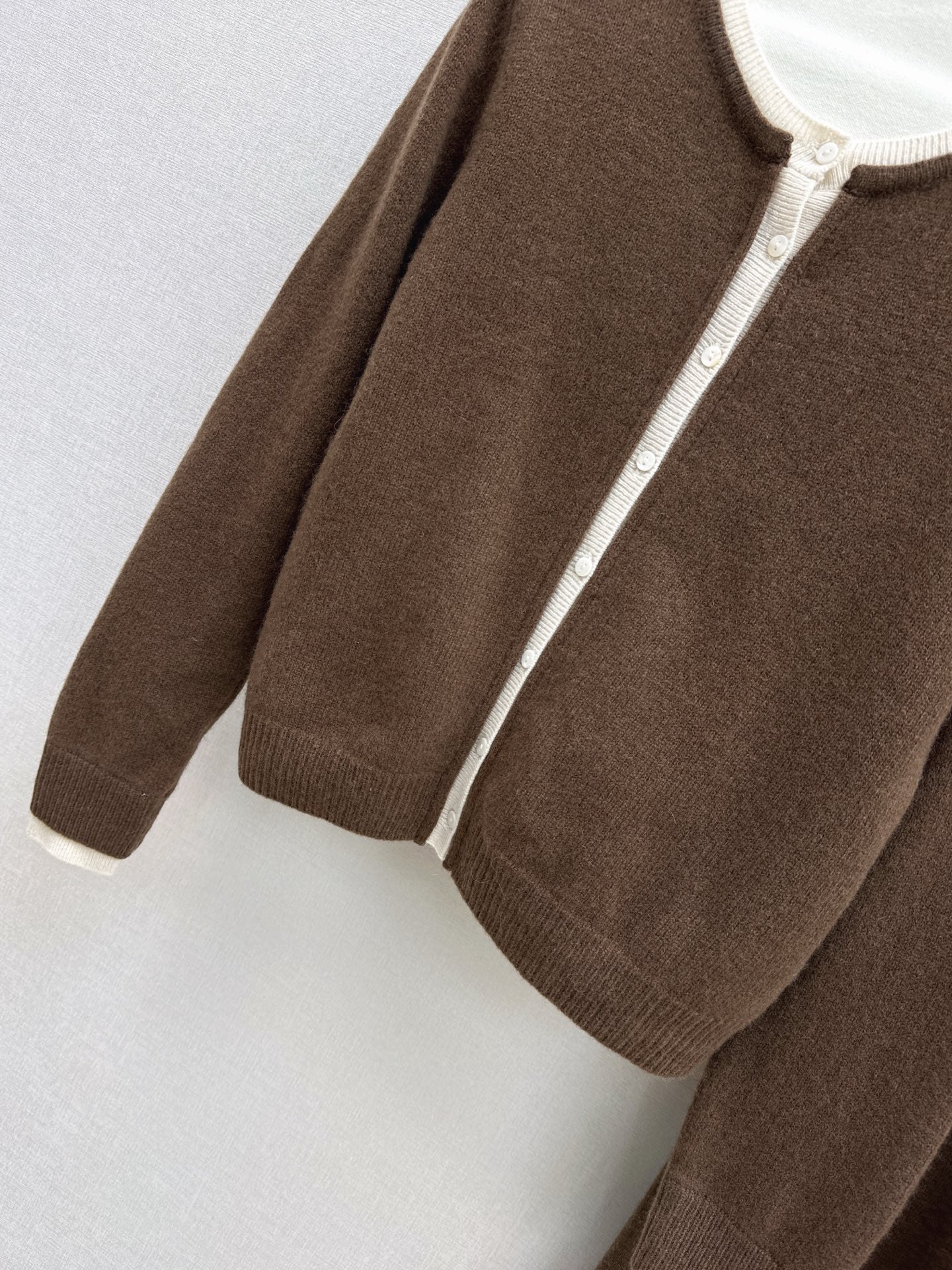 Loro NEW knitted suit