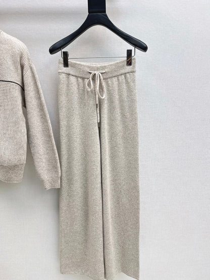 Burne NEW knitted suit