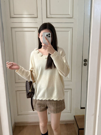 Chan NEW V-neck sweater