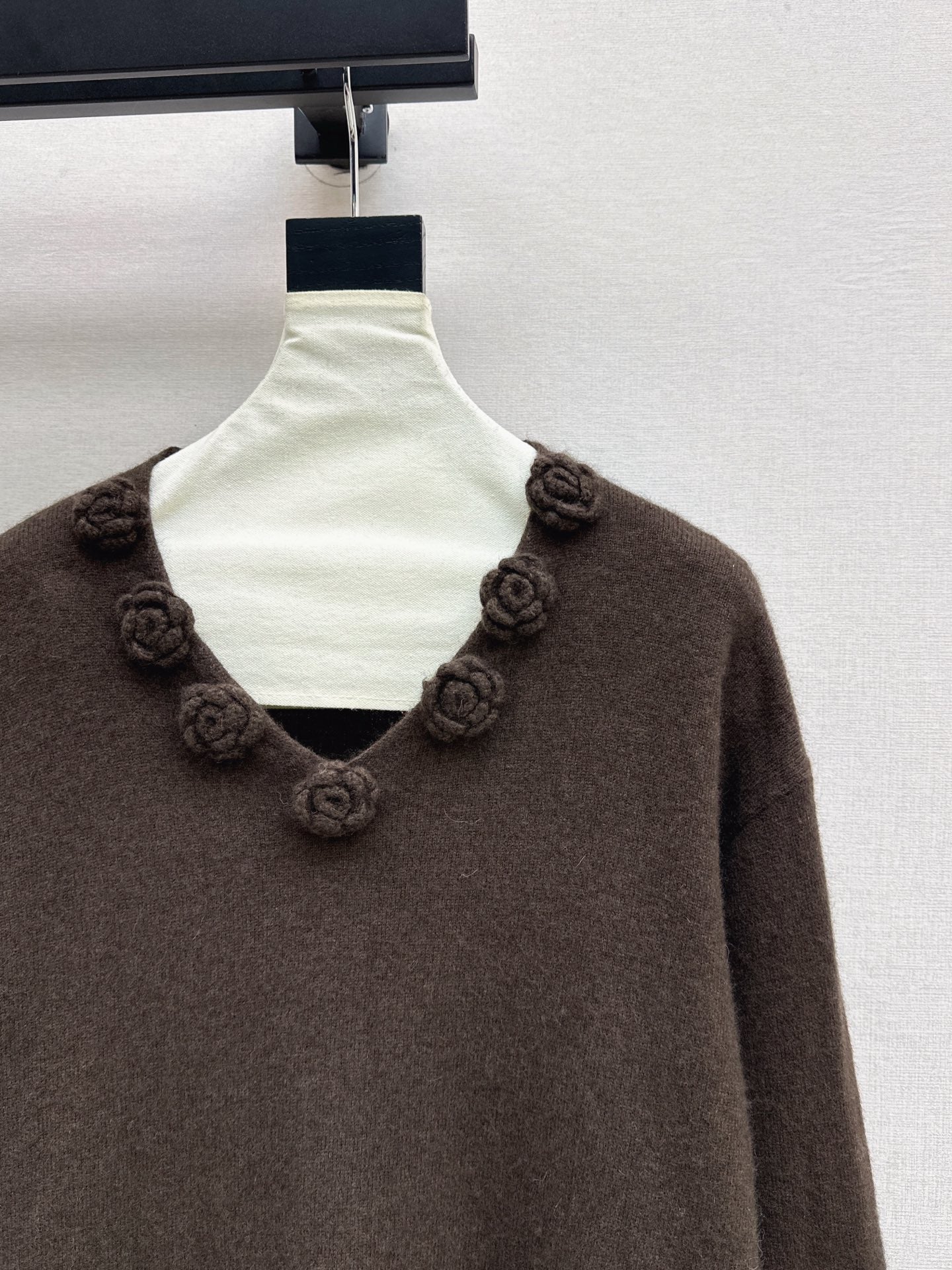 Chan NEW V-neck sweater