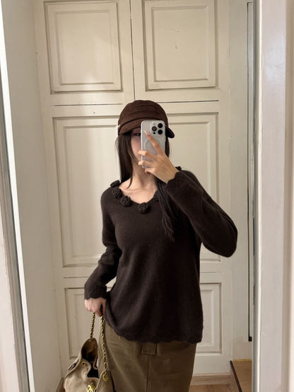 Chan NEW V-neck sweater