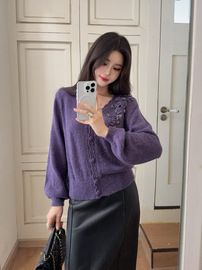 Chan NEW V-neck sweater