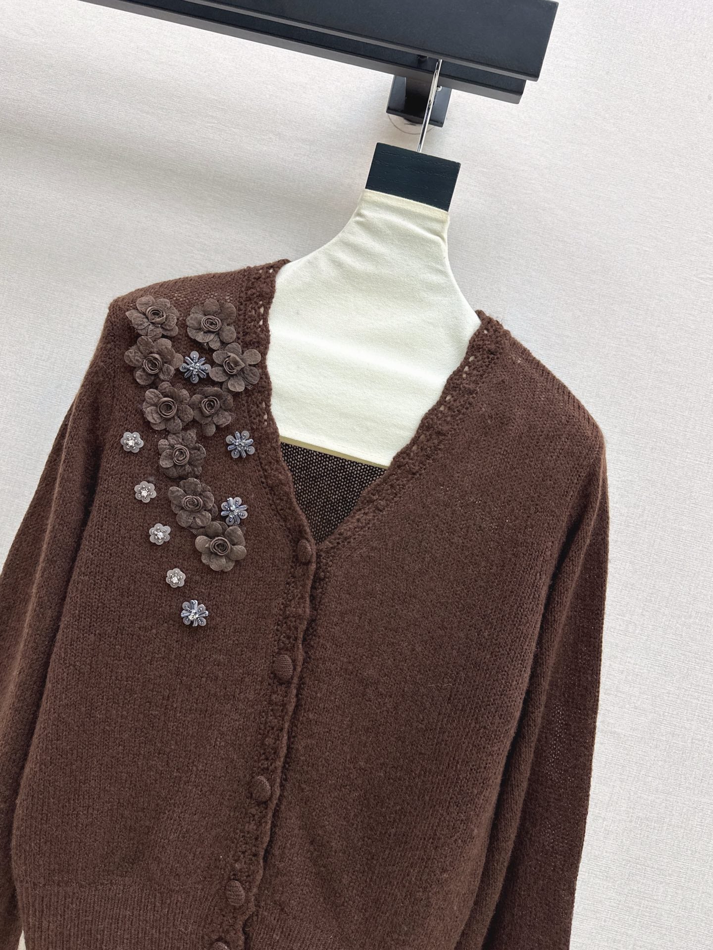 Chan NEW V-neck cardigan