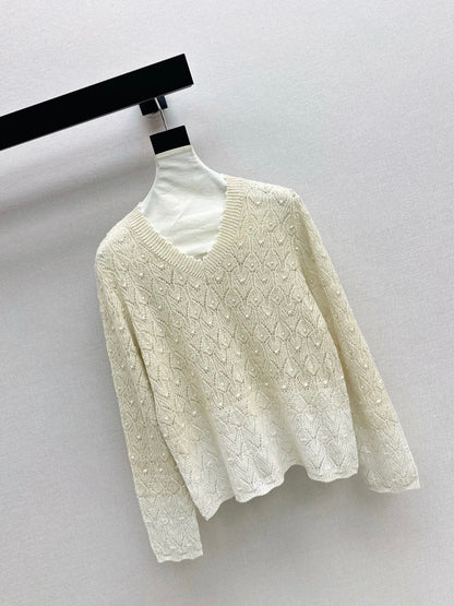 Chan NEW V-neck sweater