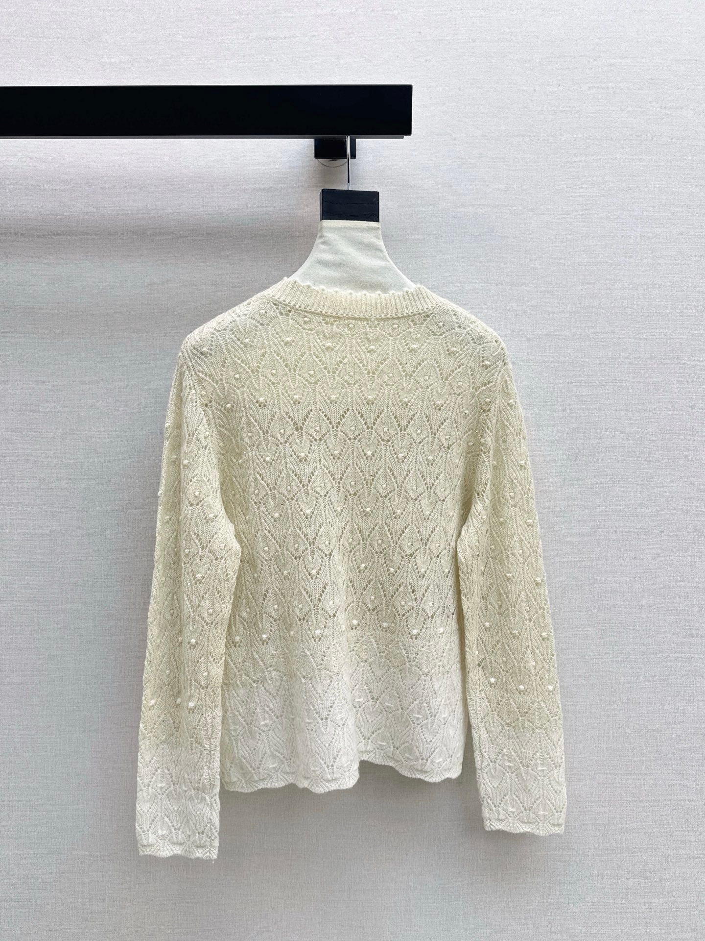 Chan NEW V-neck sweater