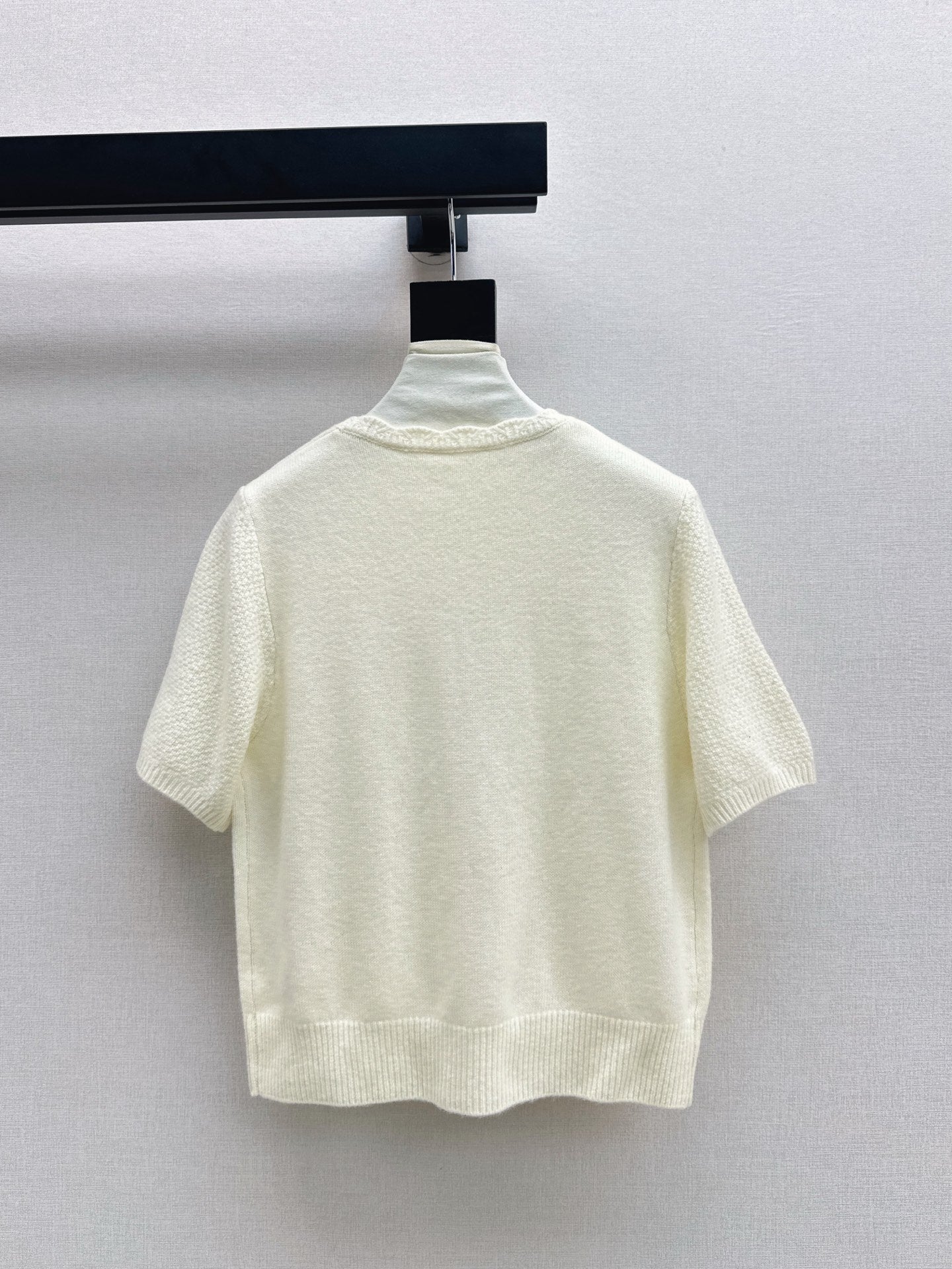 Chan NEW V-neck sweater