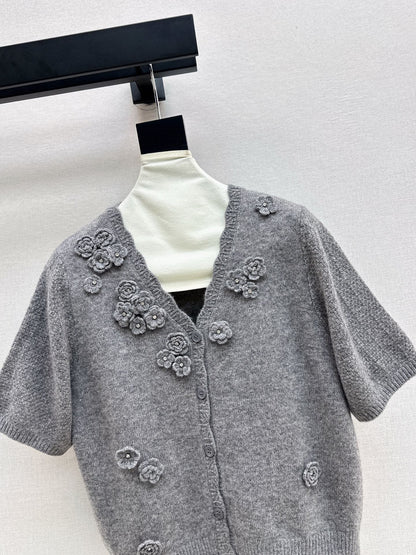 Chan NEW V-neck sweater