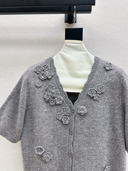 Chan NEW V-neck sweater