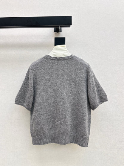 Chan NEW V-neck sweater