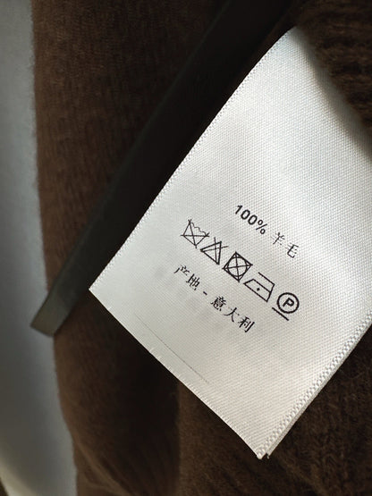 Loro NEW knitted suit