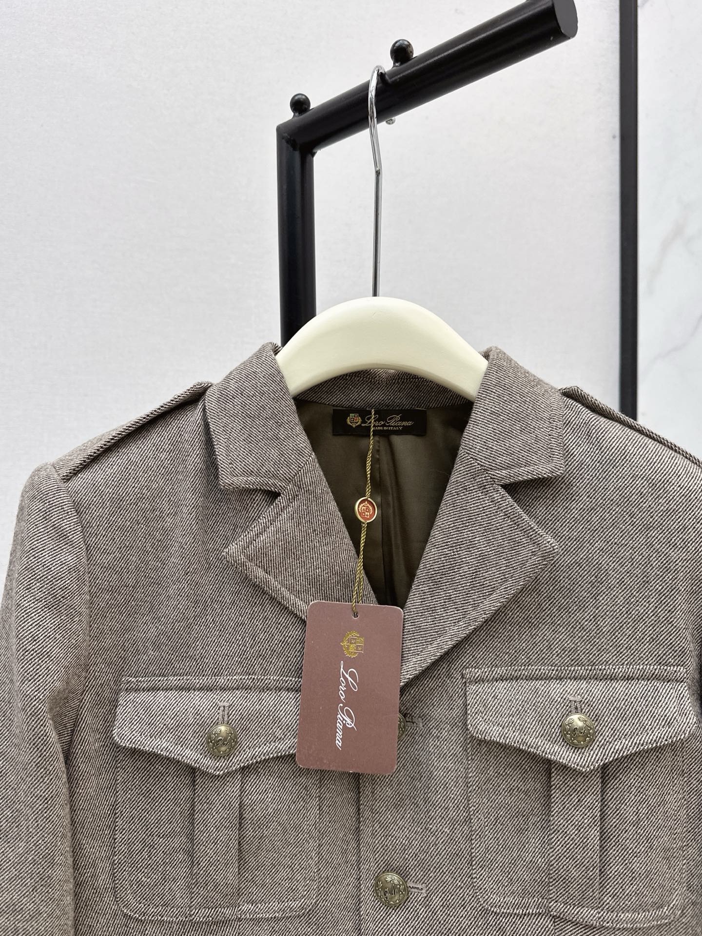 LoroNEW lapel jacket