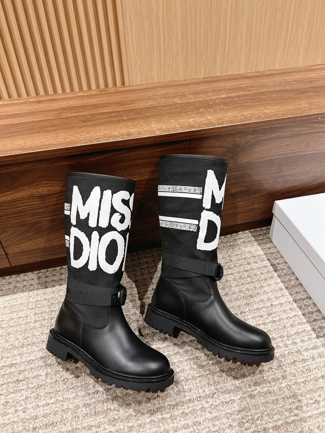 CD NEW Classic Knight Boots