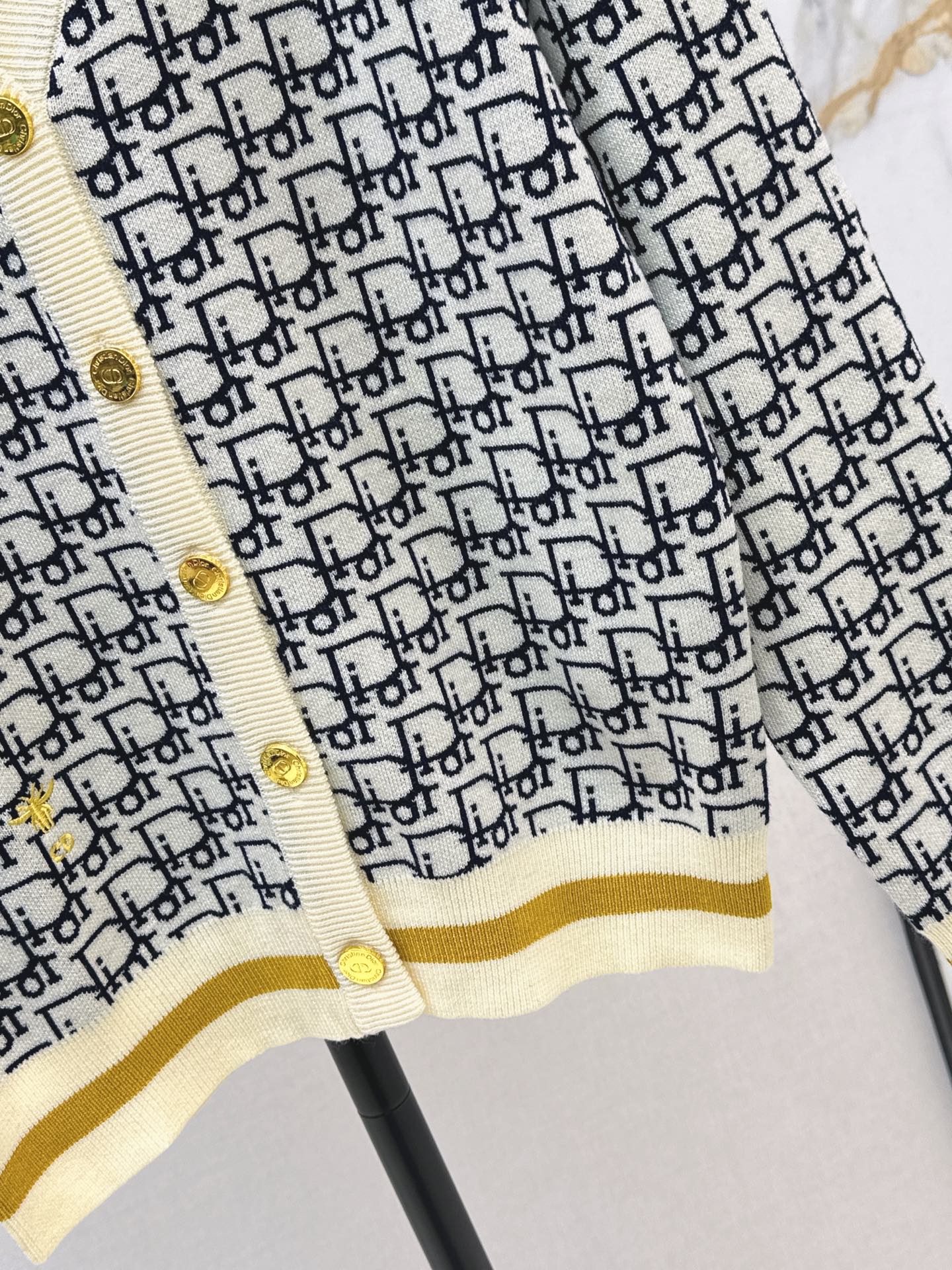 CD NEW V-neck cardigan