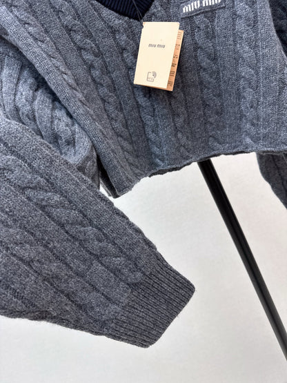 Miu NEW knitted sweater
