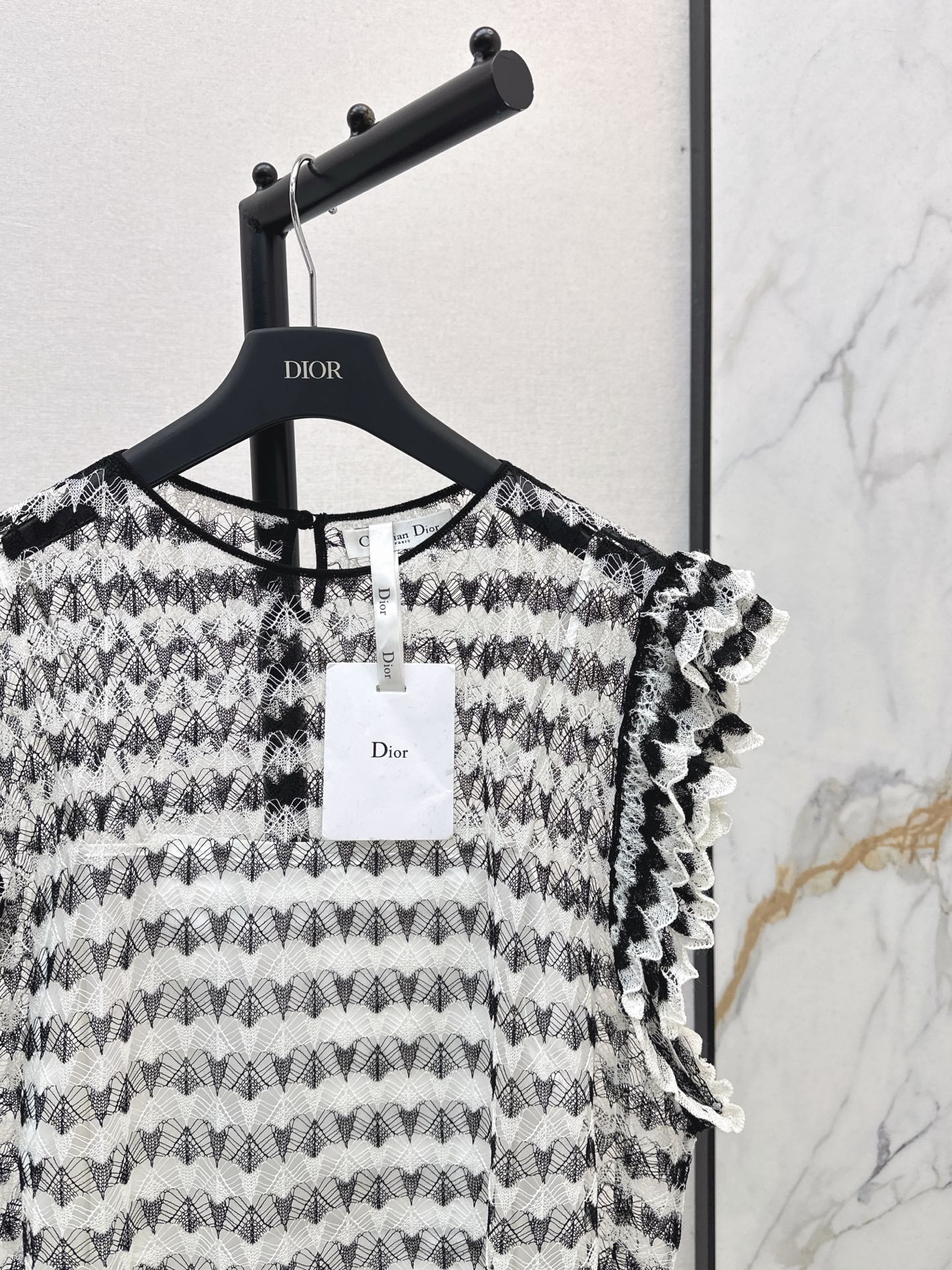 CD NEW Lace sleeveless shirt