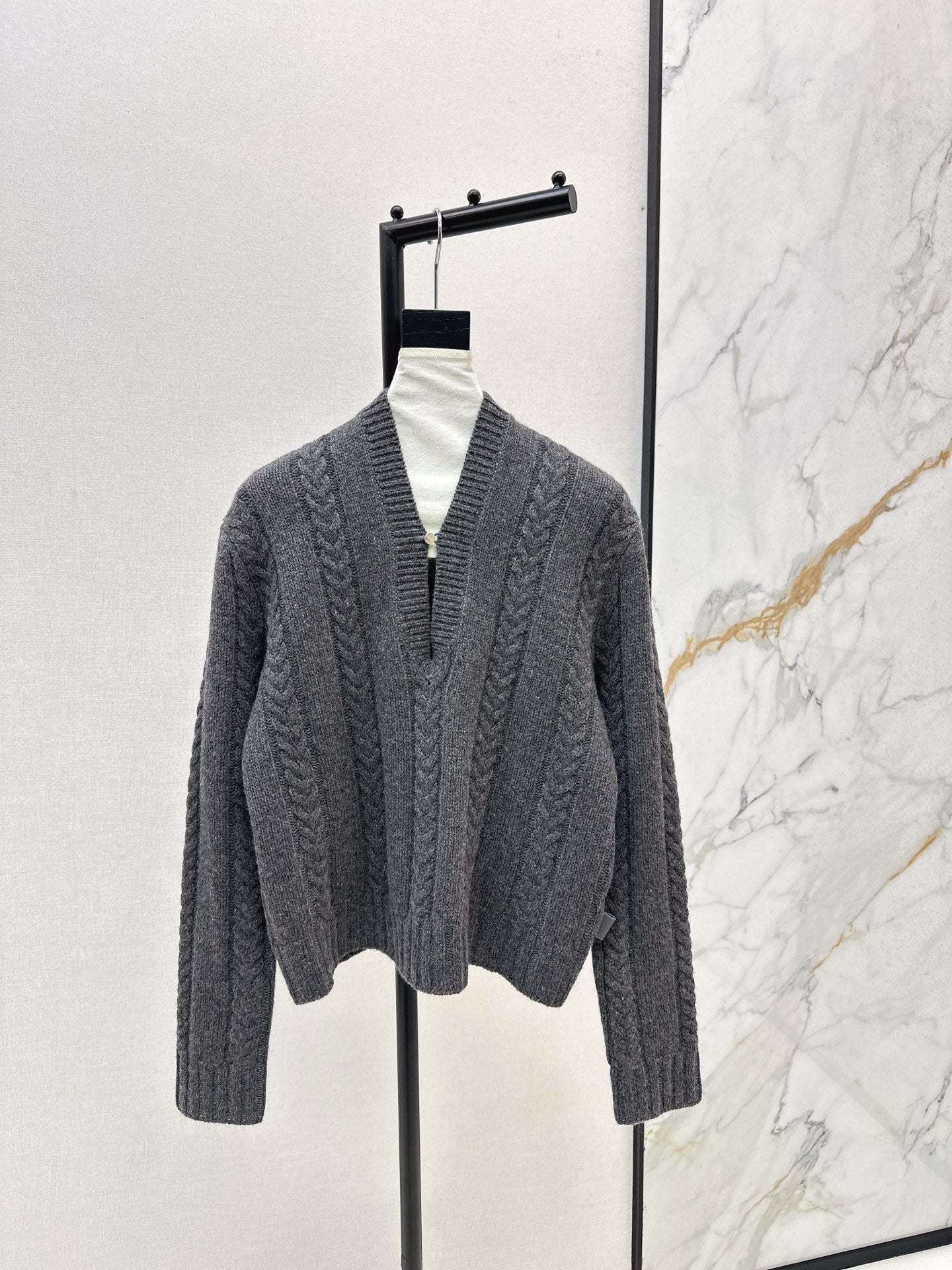 Loe NEW wool sweater