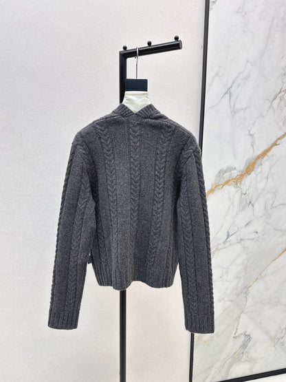 Loe NEW wool sweater