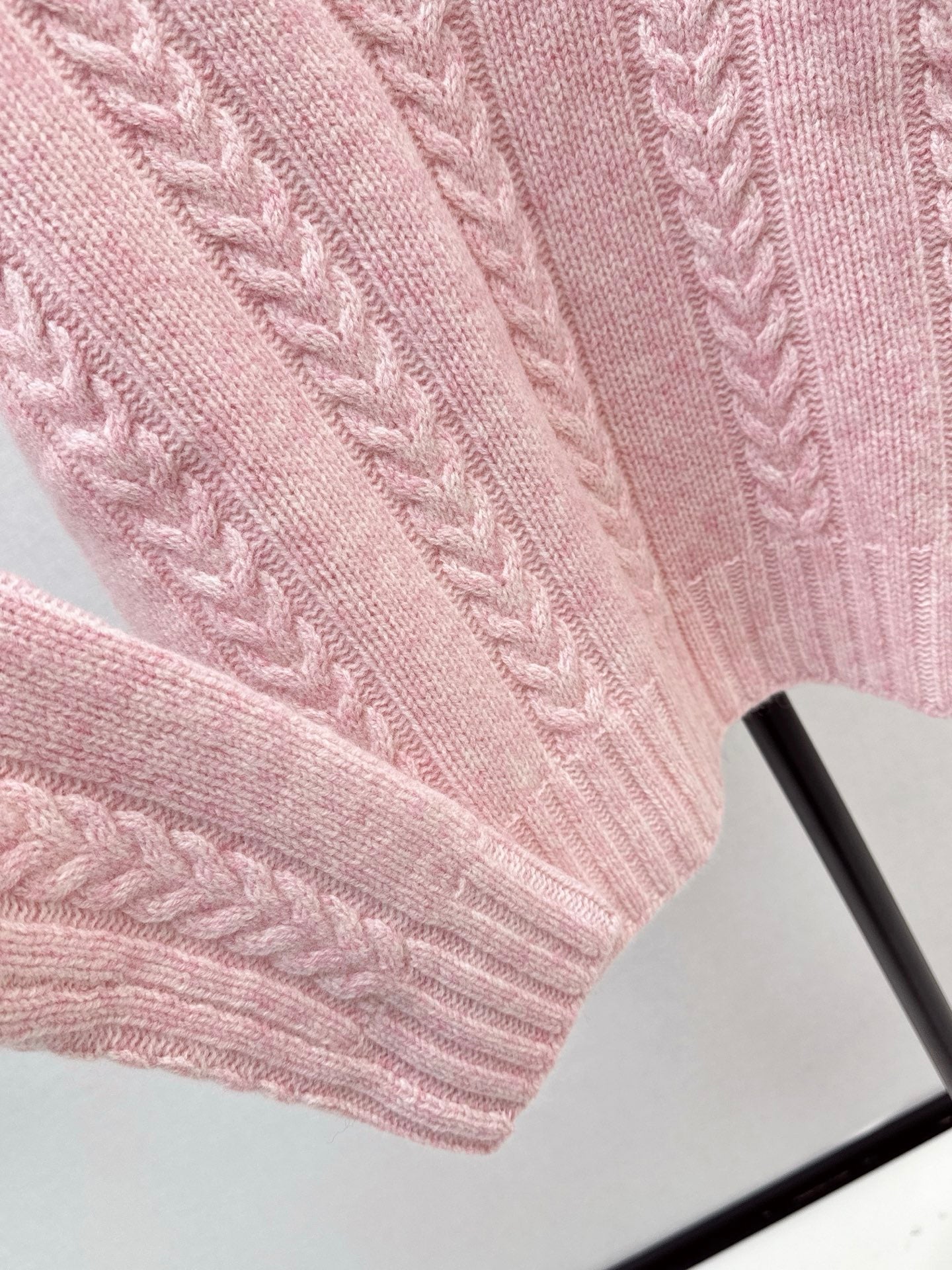 Loe NEW wool sweater