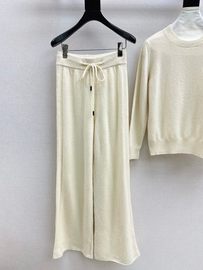 Max NEW knitted suit