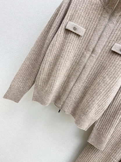 Loro NEW knitted suit