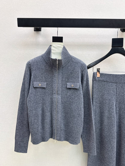 Loro NEW knitted suit