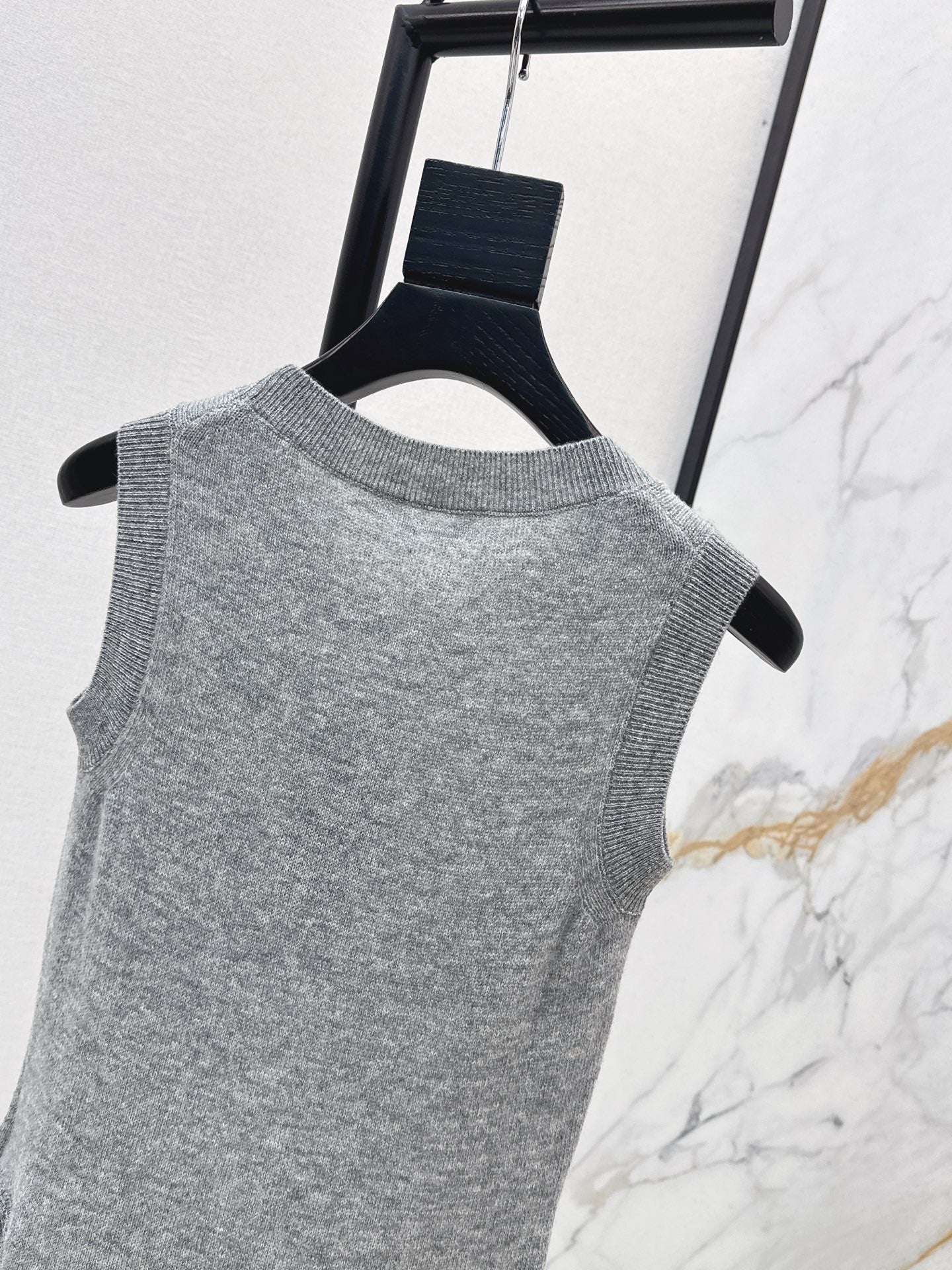 ES NEW cashmere vest