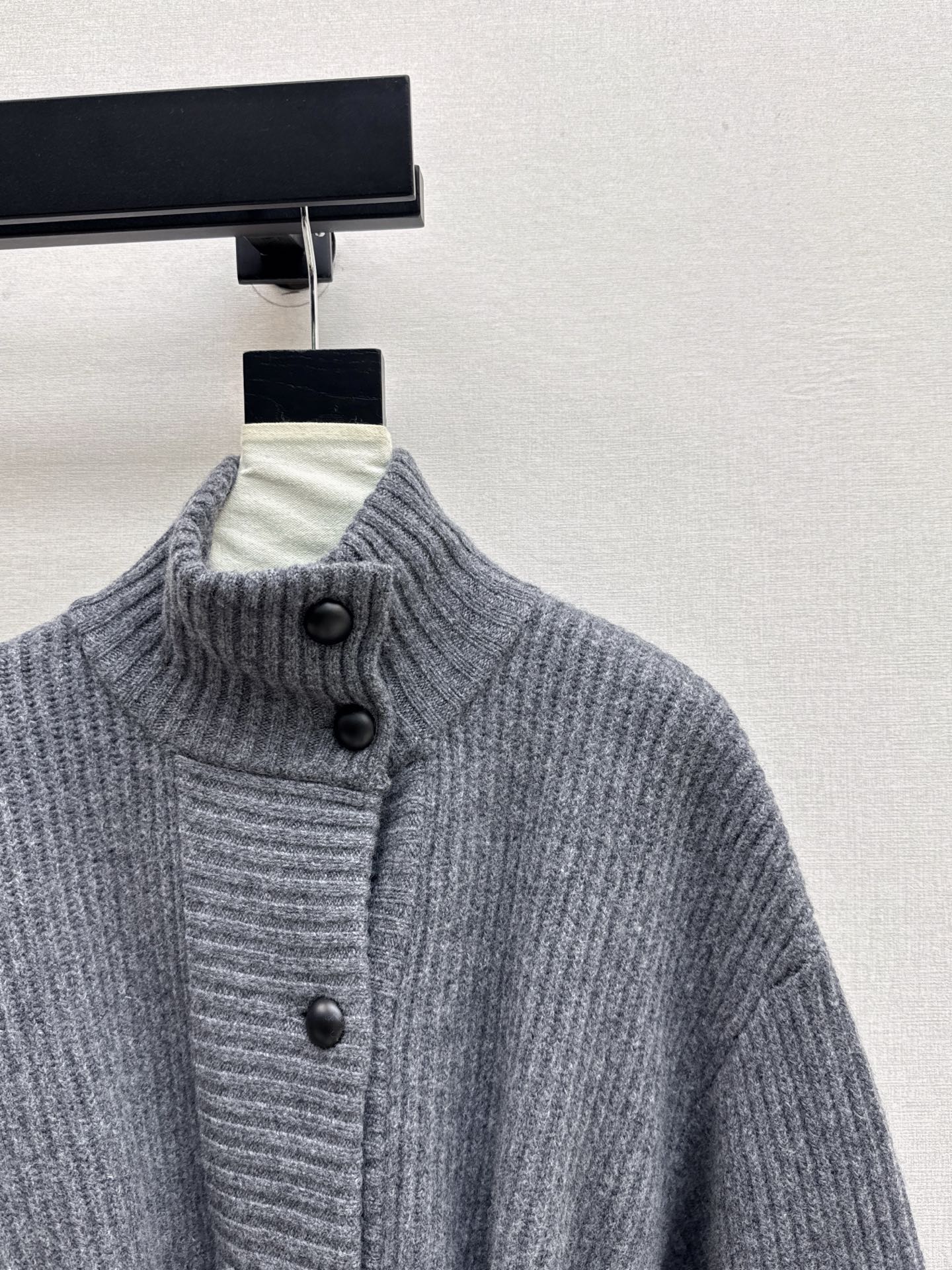 Brune NEW knitted coat