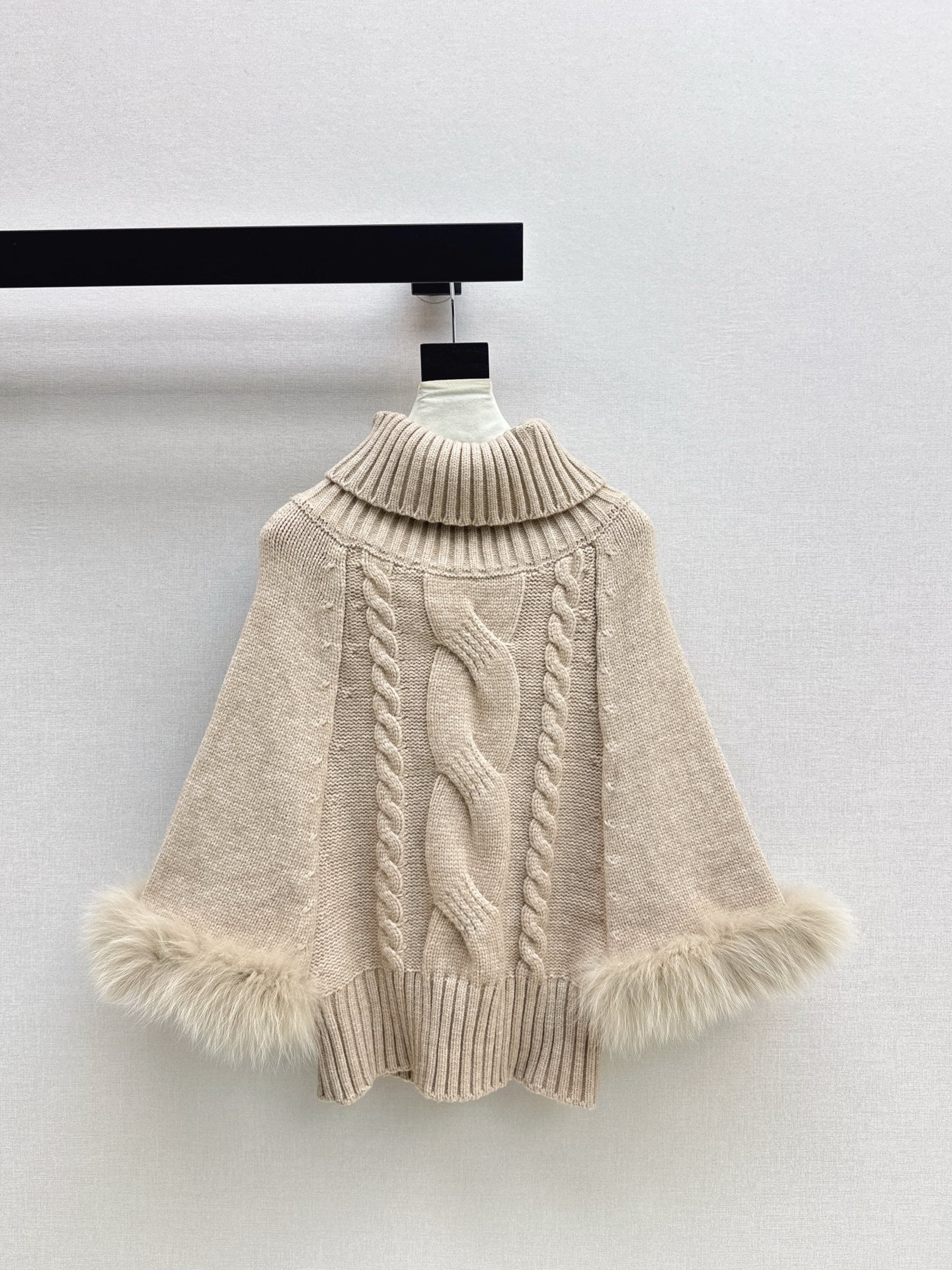 Fend NEW Turtleneck sweater