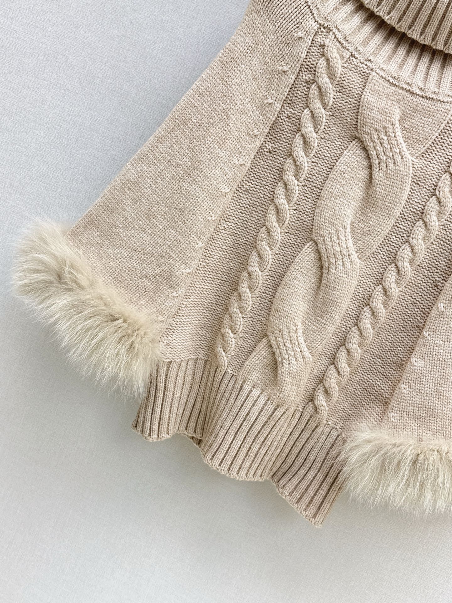 Fend NEW Turtleneck sweater