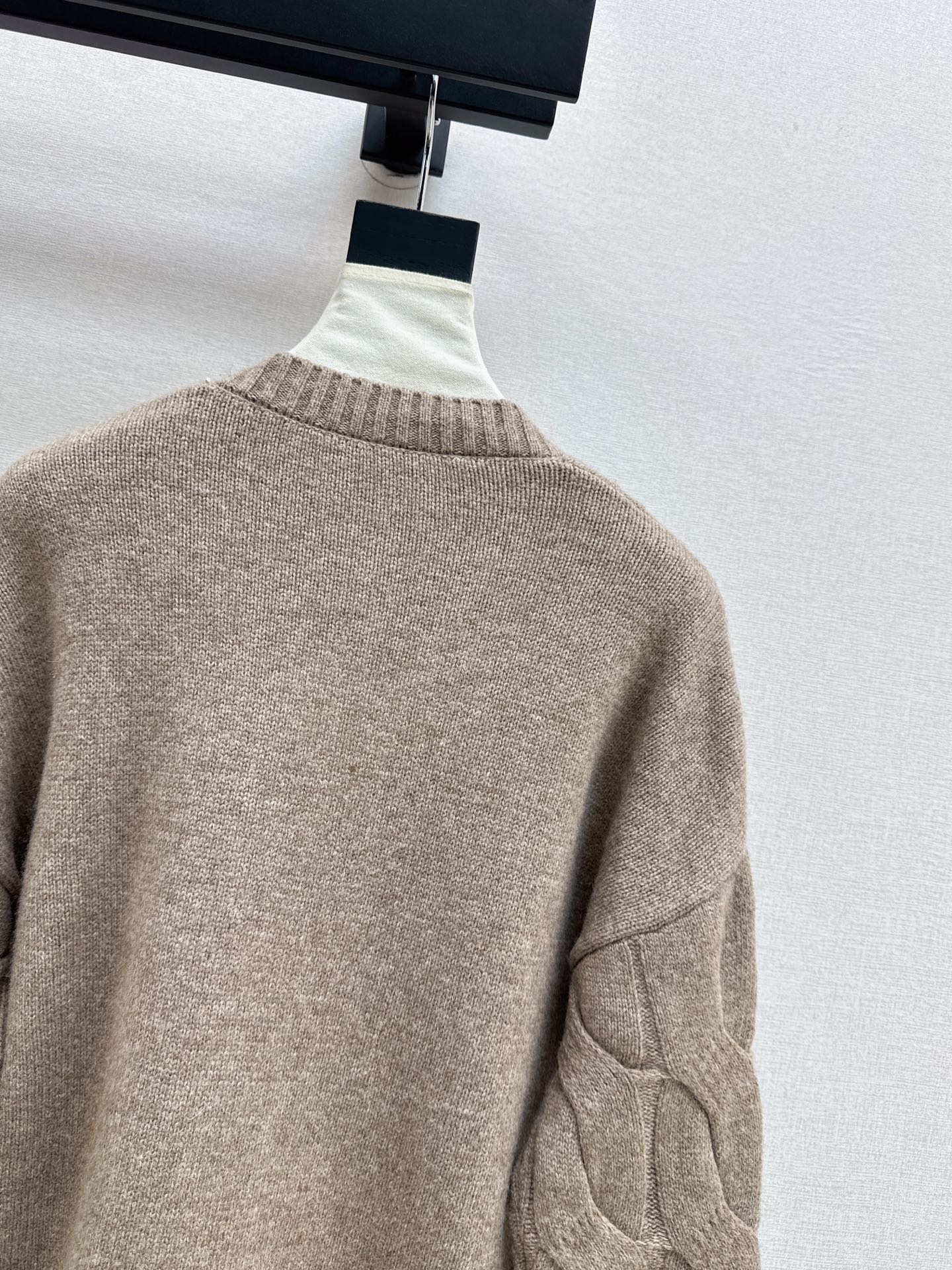 Loro NEW V-neck cardigan