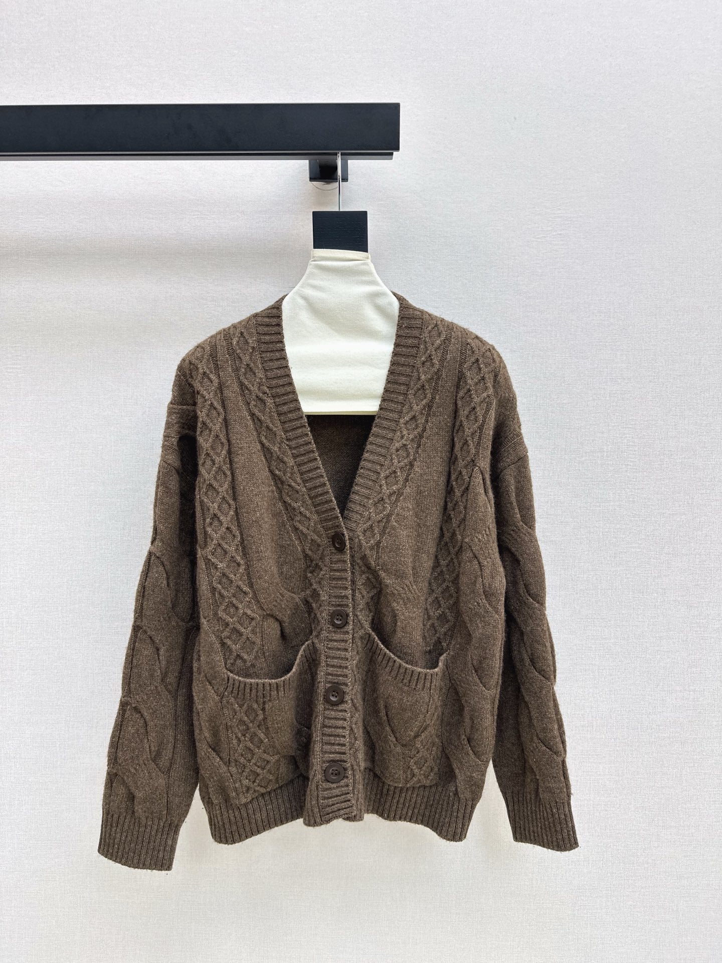 Loro NEW V-neck cardigan
