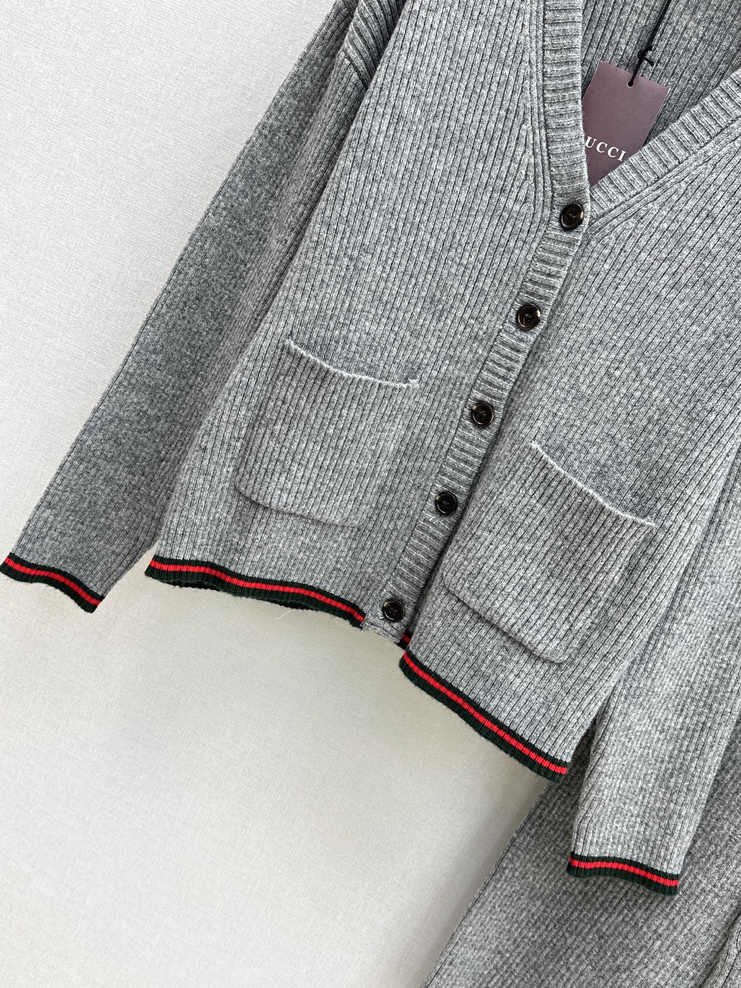 Guc NEW knitted suit