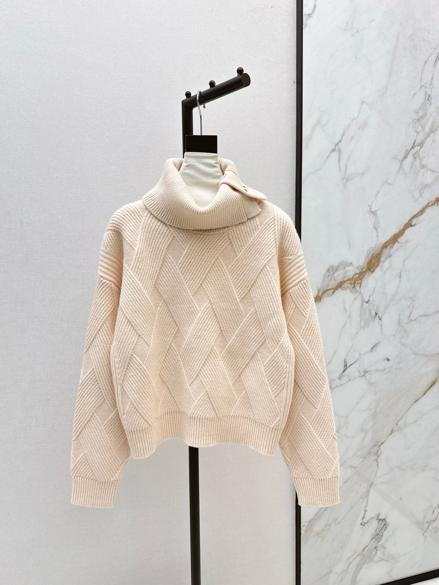 Herm NEW wool sweater