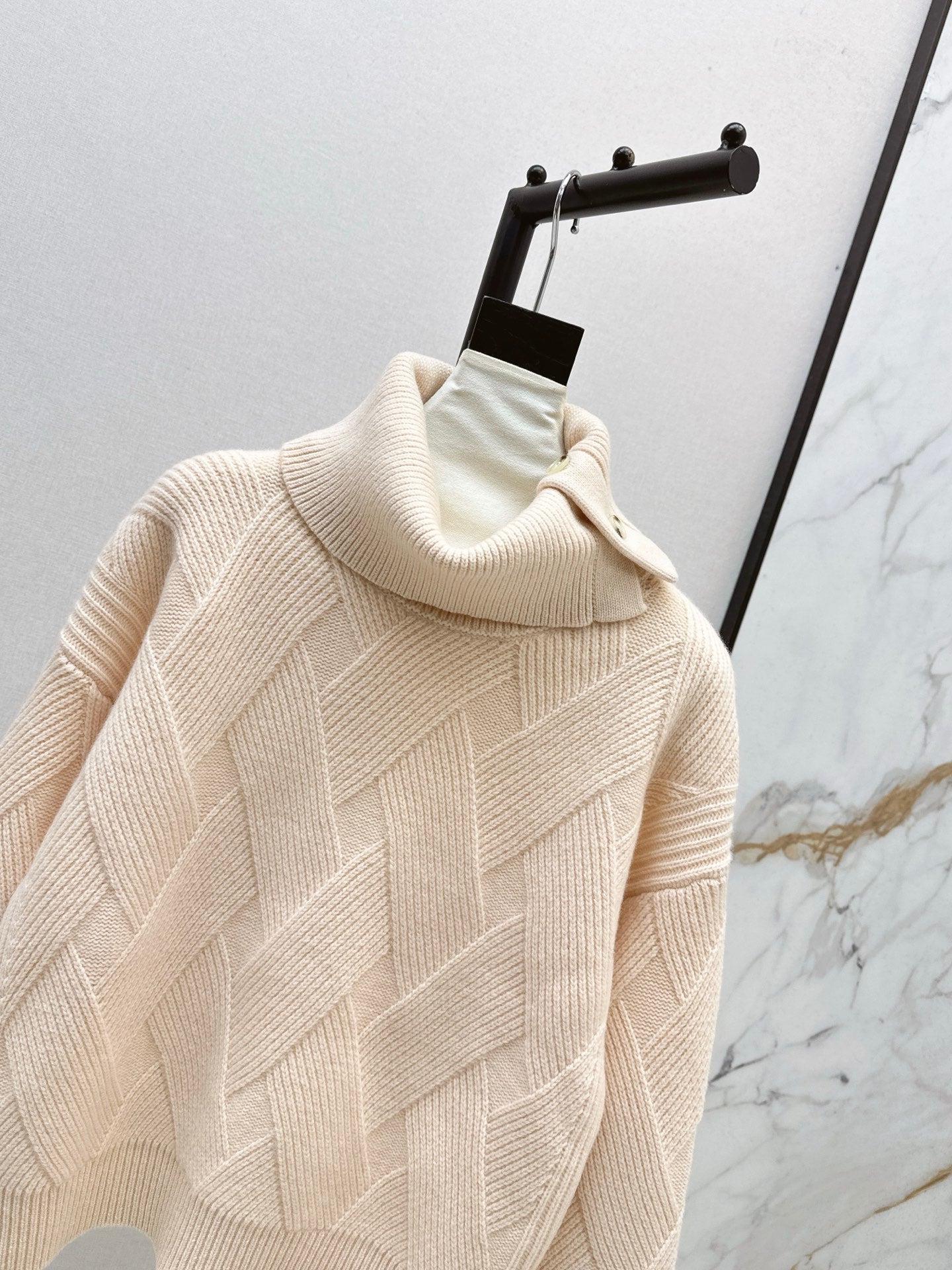 Herm NEW wool sweater