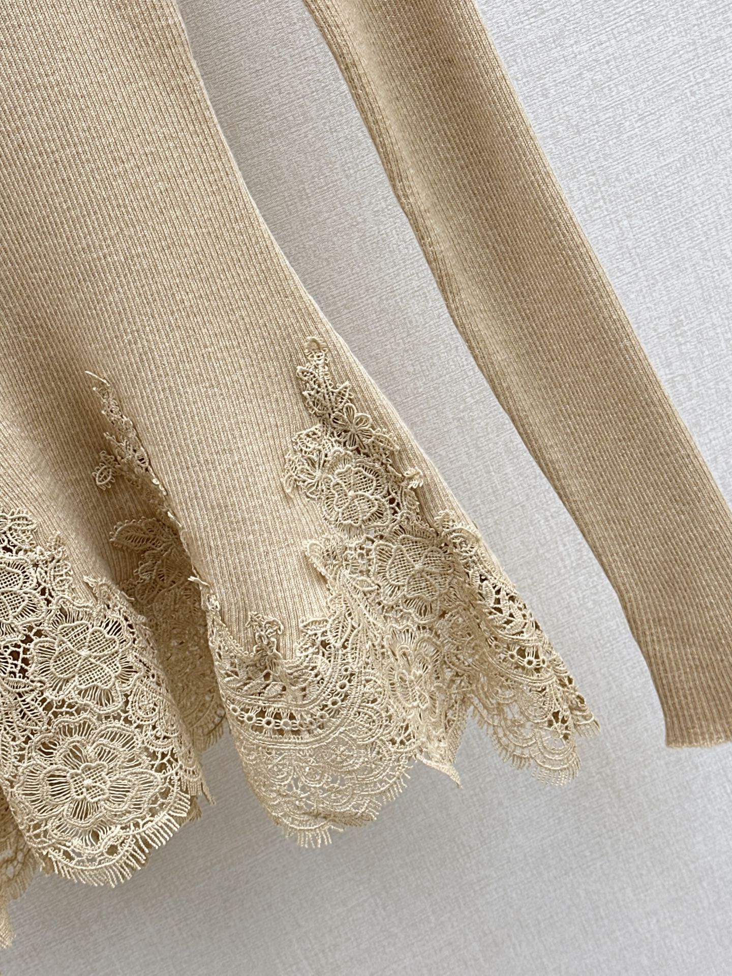 Es NEW Lace base shirt