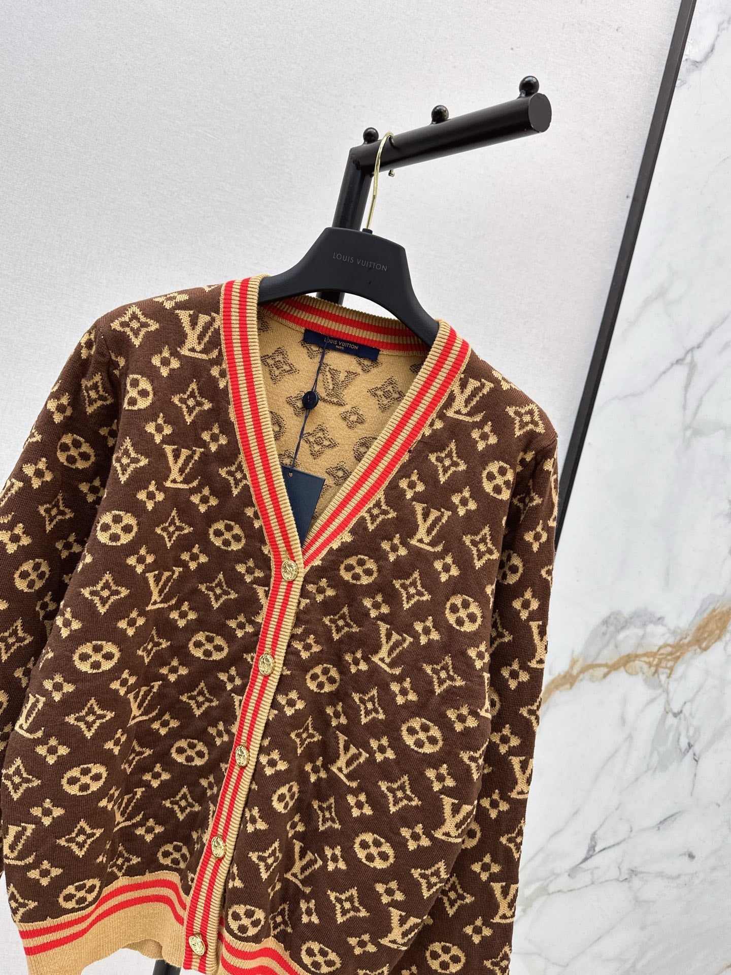 Louis NEW V-neck cardigan