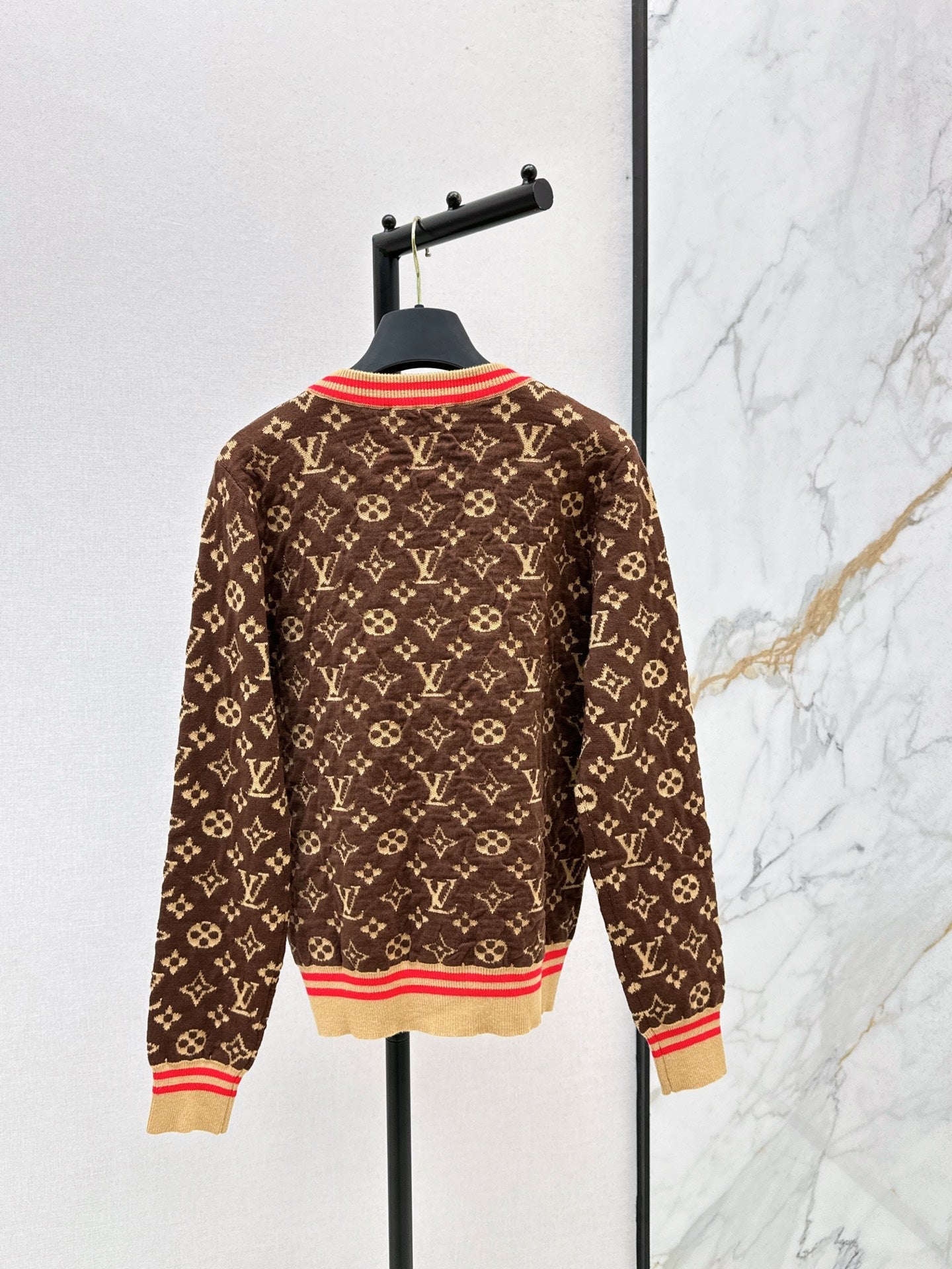 Louis NEW V-neck cardigan