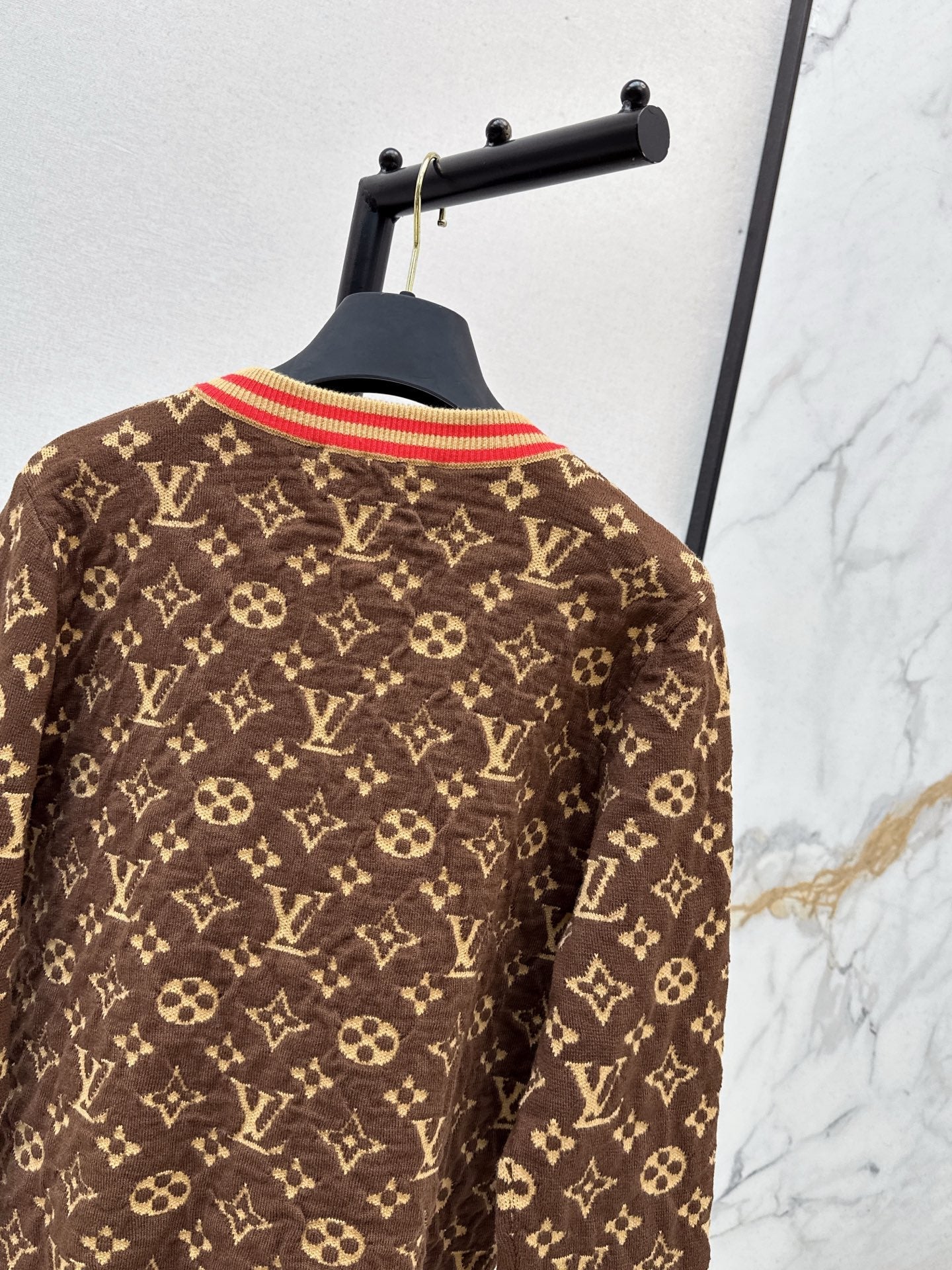 Louis NEW V-neck cardigan