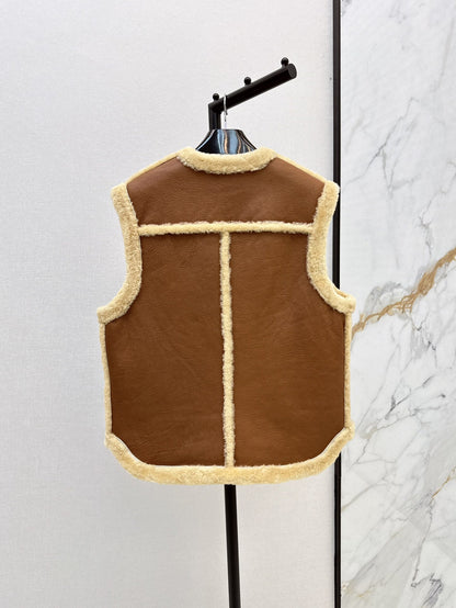 Ce1i NEW fur vest