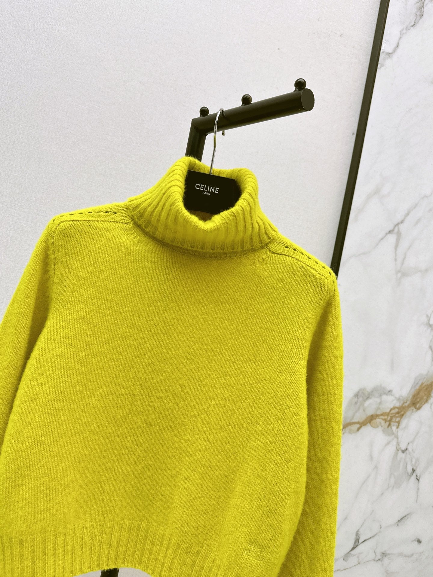 Ce1i NEW Turtleneck sweater