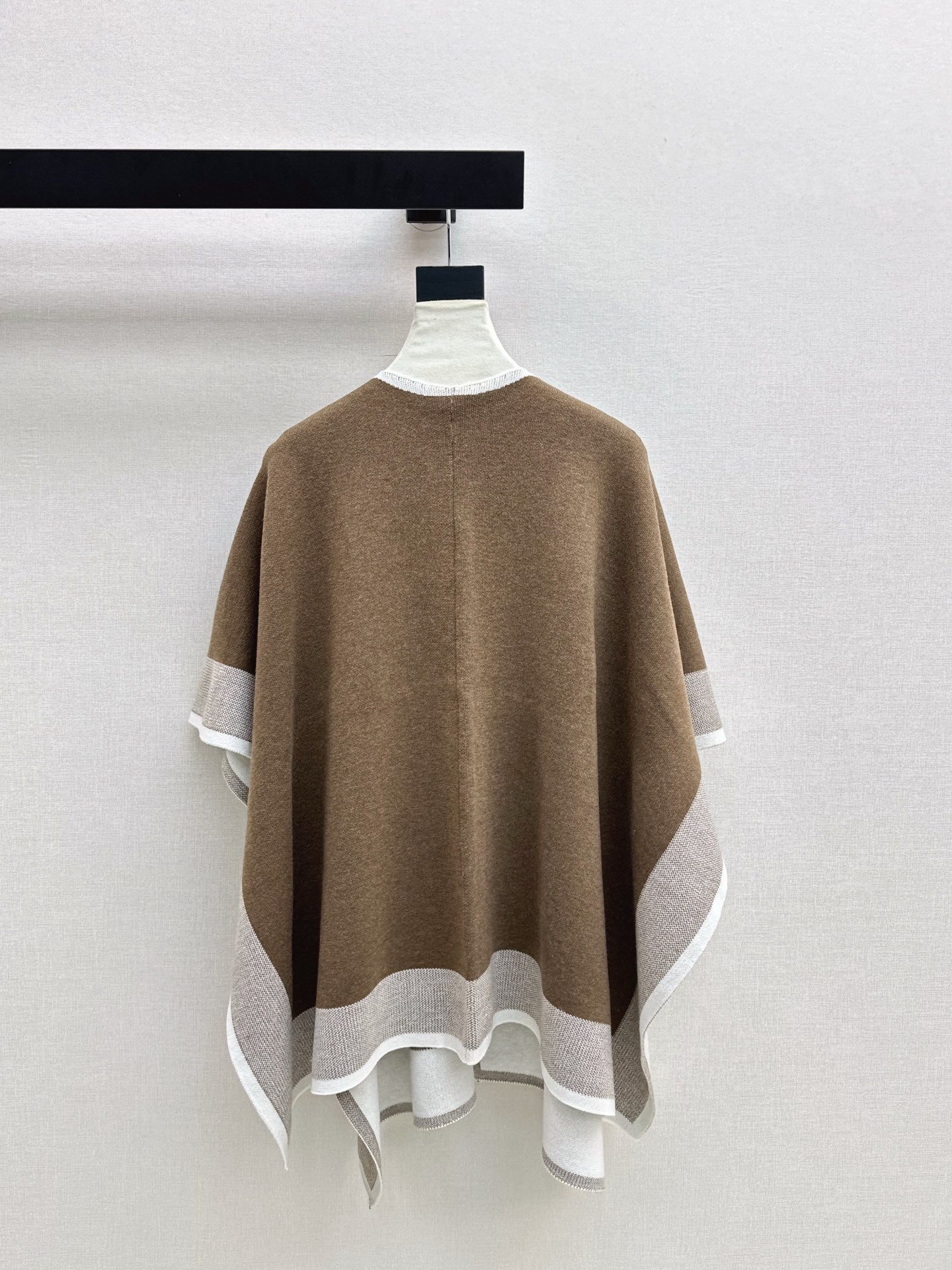 Max NEW knitted suit