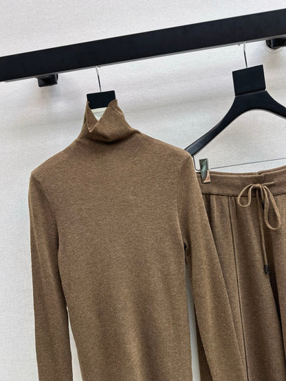 Max NEW knitted suit