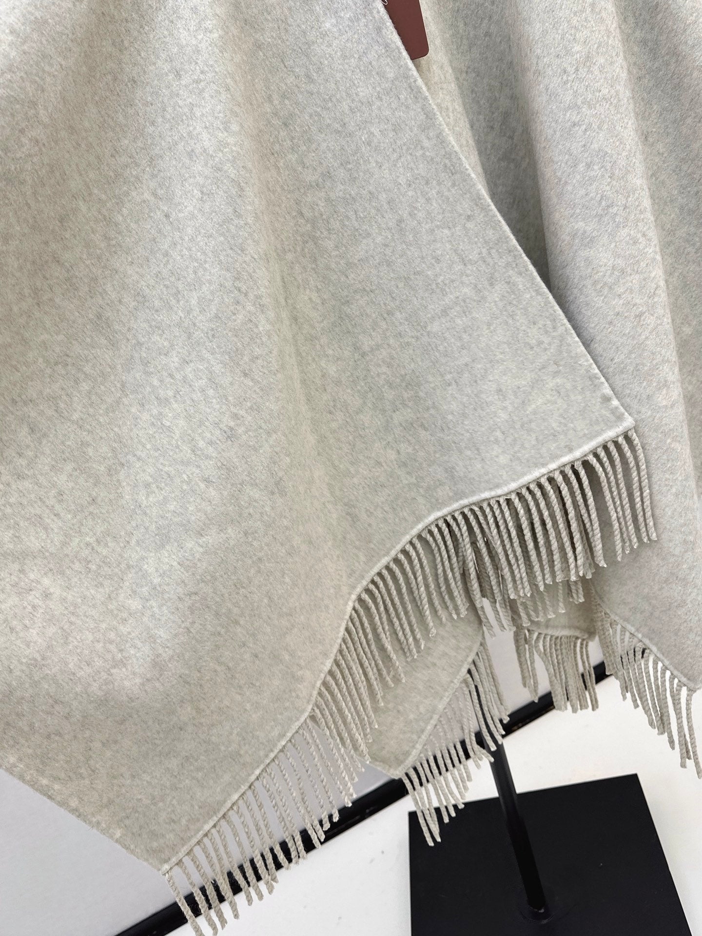 Brune NEW wool shawl